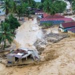 banjir-bandang-di-padang-makin-meluas-1764318597388_169