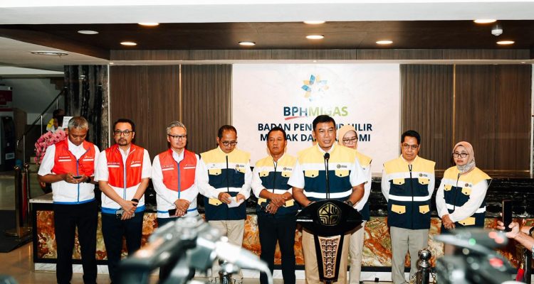 arsip-berita-pantau-lebih-dari-20-gunung-api-tim-posko-esdm-sukses-mitigasi-bencana-geologi-2lu91gw