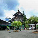 1129_Halaman_pelataran_Masjid_Agung_Demak-1