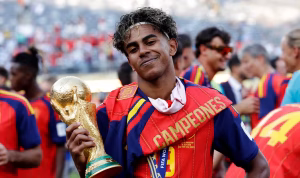 Lamine-Yamal-of-Spain-celebrates-the-World-Cup-victory-with-the-trophy-on-July-19-2026