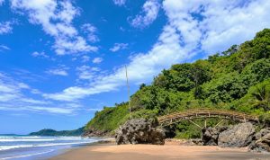 Pantai Surumanis